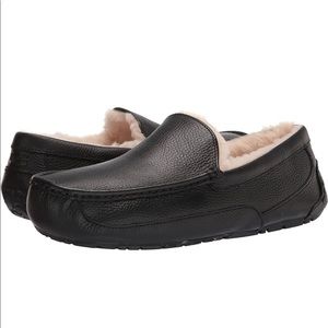 UGG Men’s Ascot Black Leather Sz 11